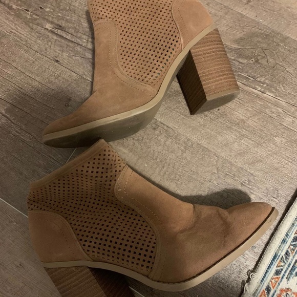 Universal Thread booties - Picture 3 of 5